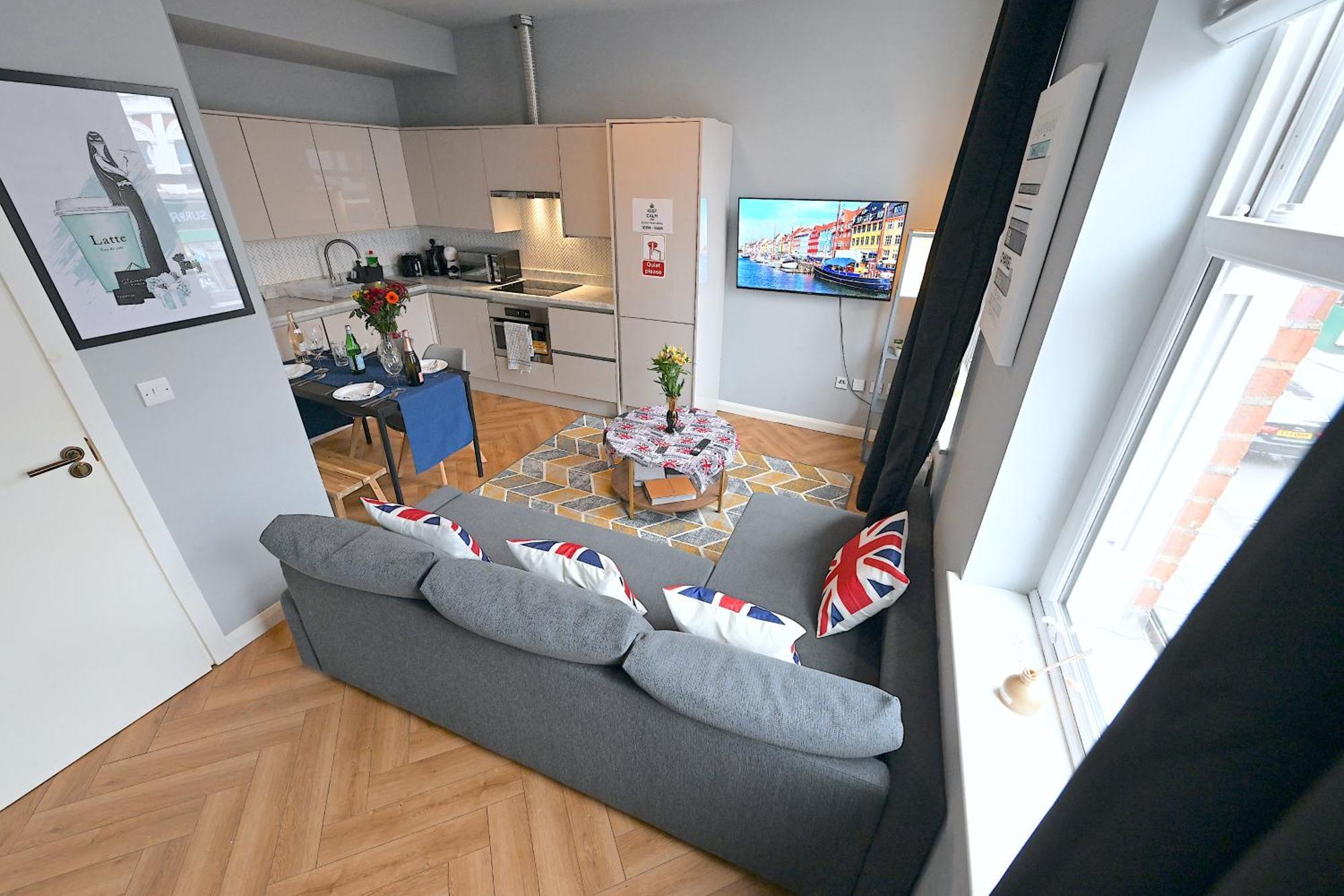 1 Bedroom Flat In Wood Green Piccadilly Line Лондон Экстерьер фото