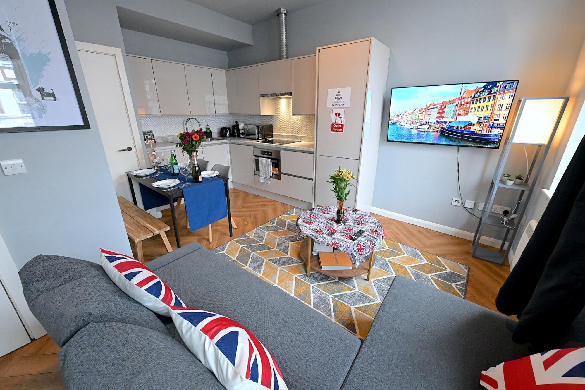 1 Bedroom Flat In Wood Green Piccadilly Line Лондон Экстерьер фото